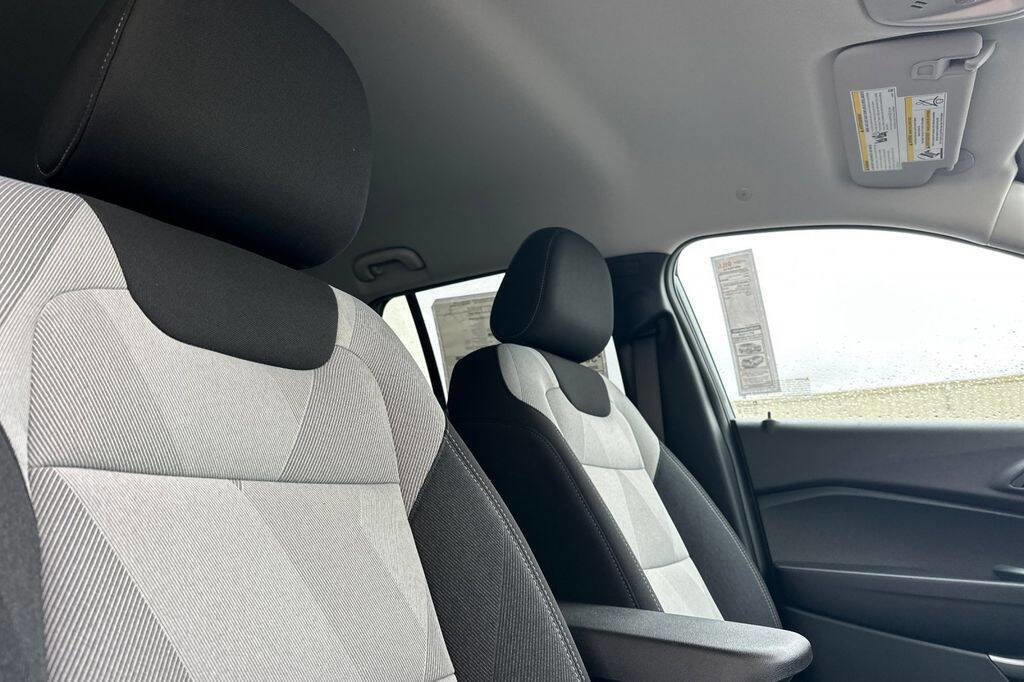 New 2026 Chevrolet Trax LS w/ LS Convenience Package image 18