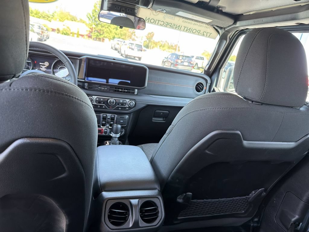 Used 2025 Jeep Gladiator Mojave w/ Convenience Group AWD/4WD image 26