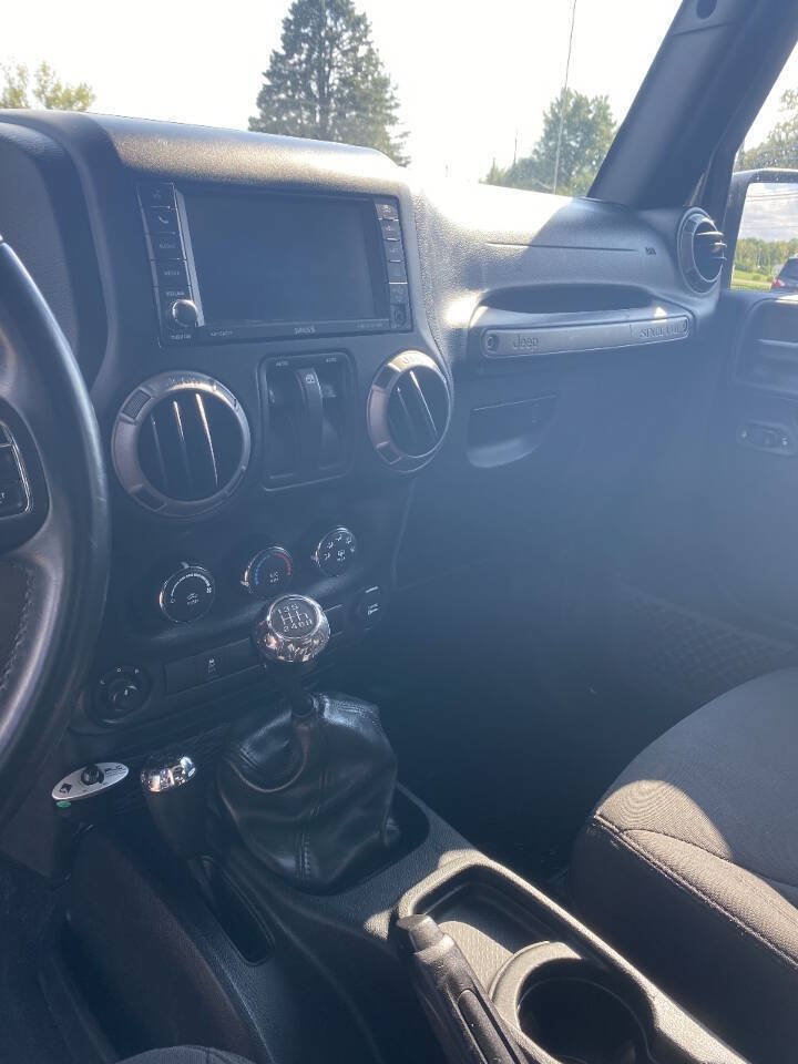 Used 2018 Jeep Wrangler Sport AWD/4WD image 15