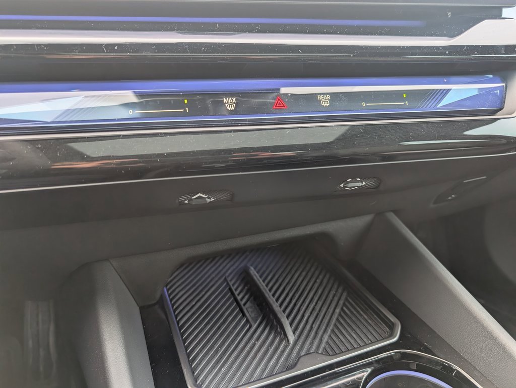 Used 2024 BMW 540i xDrive w/ Premium Package image 23