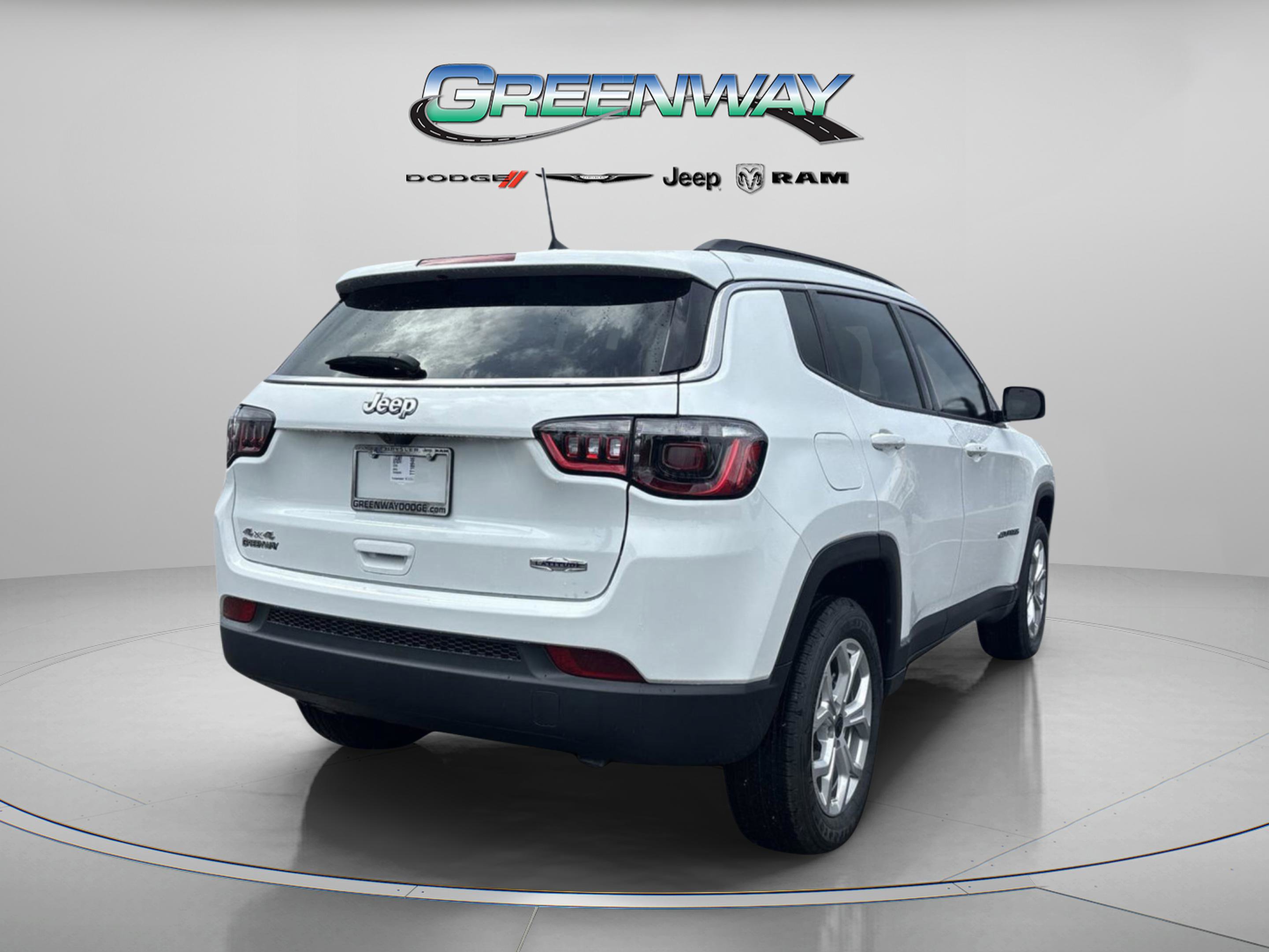 New 2026 Jeep Compass Latitude image 4