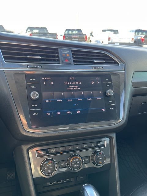 Used 2018 Volkswagen Tiguan SEL Premium image 35