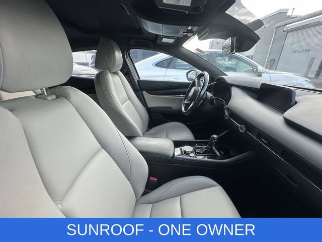 Used 2022 MAZDA MAZDA3 s FWD image 2