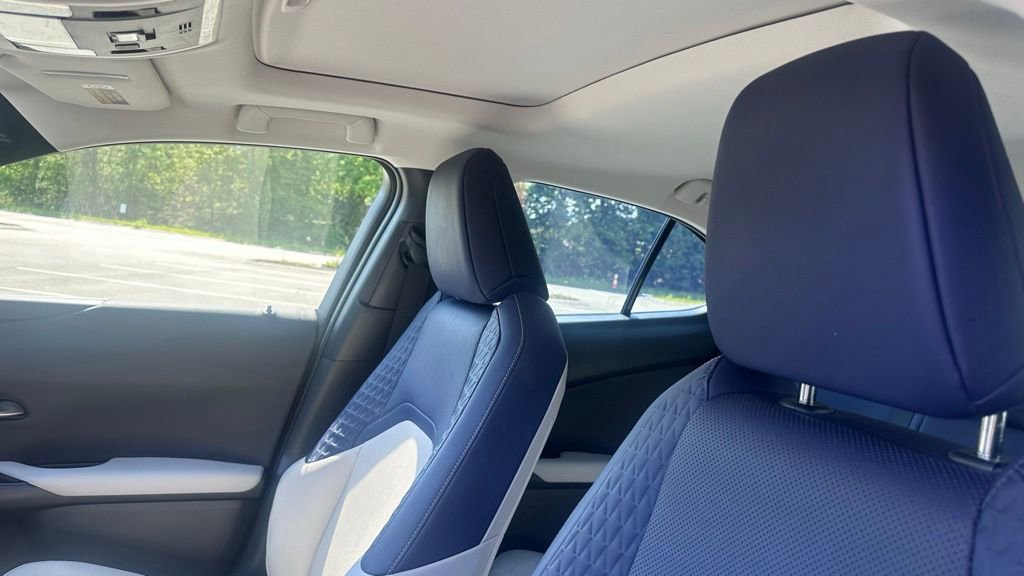 Used 2021 Lexus UX 250h w/ Premium Package AWD/4WD image 14