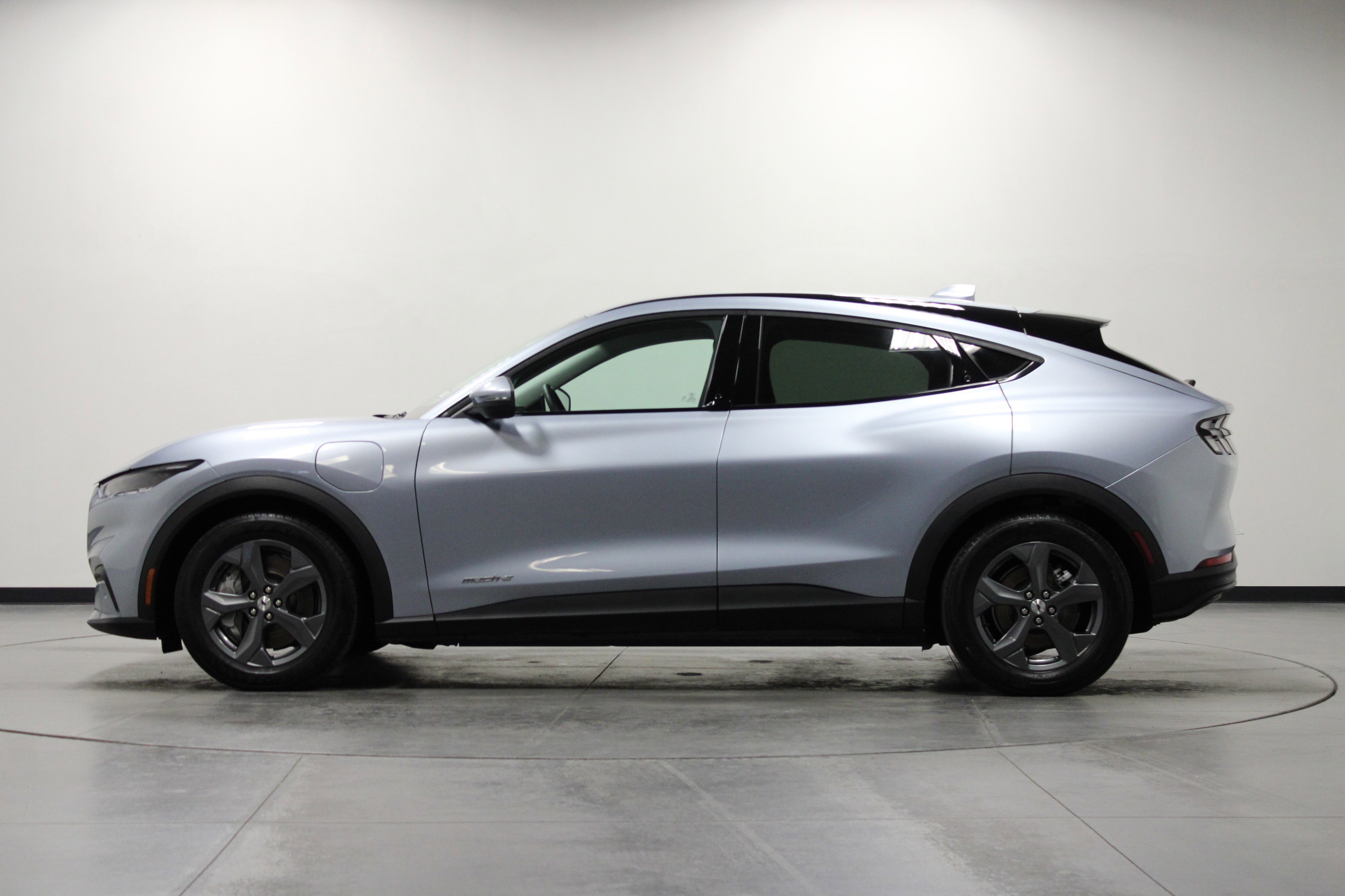 Used 2022 Ford Mustang Mach-E Select image 7