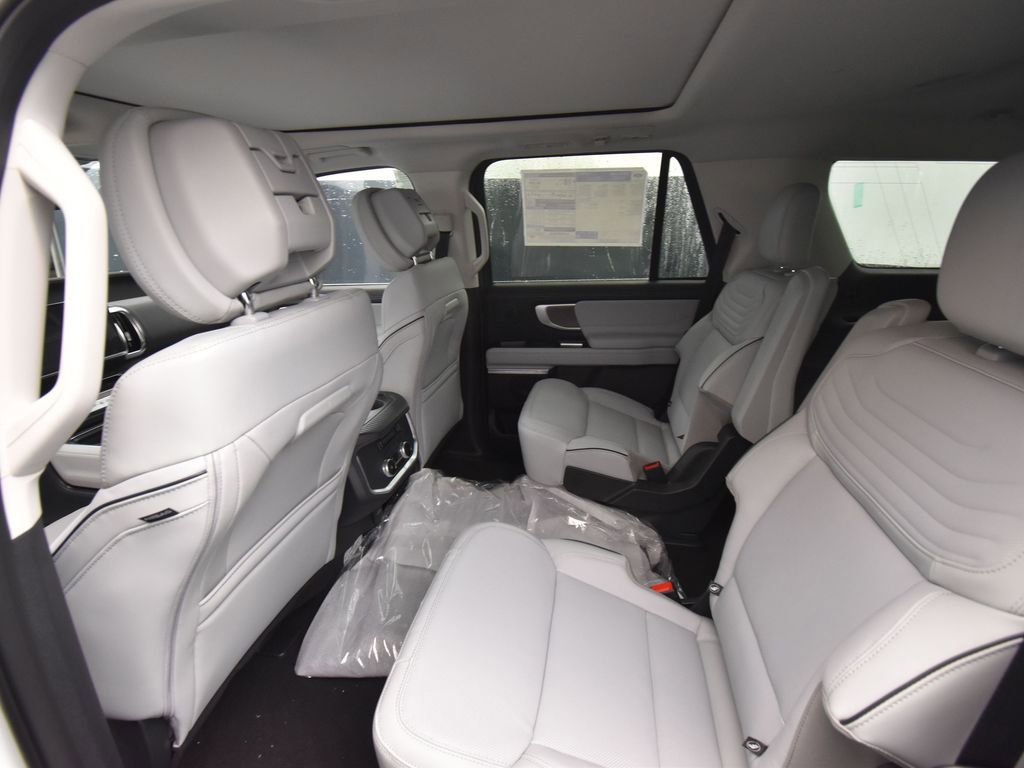 New 2026 Ford Expedition Platinum w/ Platinum Ultimate Package image 10