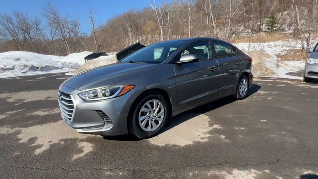 Used 2017 Hyundai Elantra SE w/ Cargo Package image 4