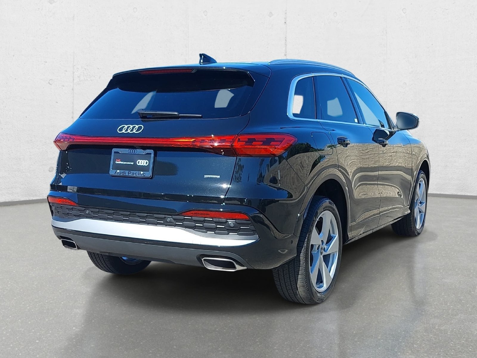 Used 2025 Audi Q5 Premium Plus w/ Premium Plus AWD/4WD image 5