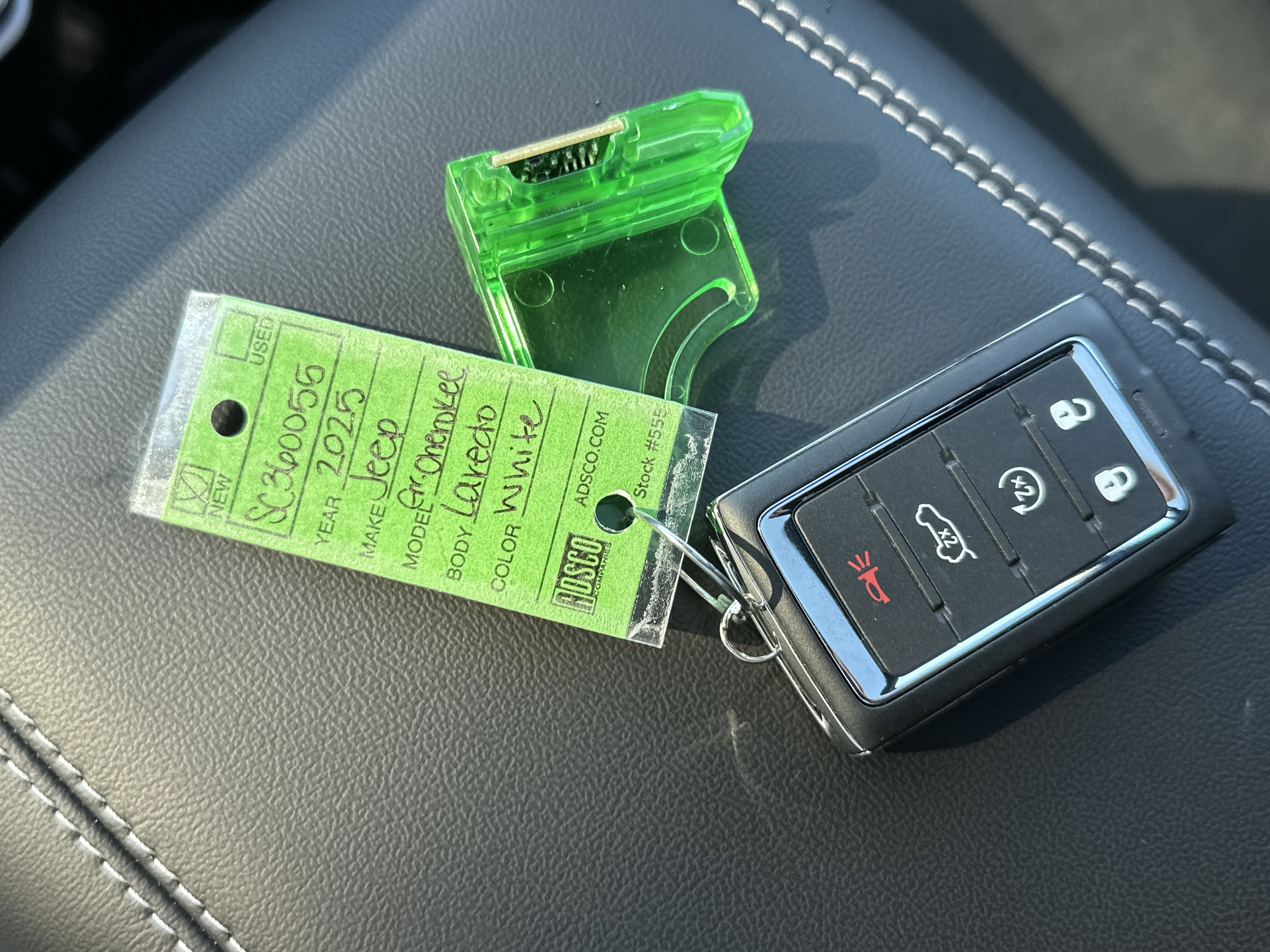 New 2025 Jeep Grand Cherokee Altitude image 3