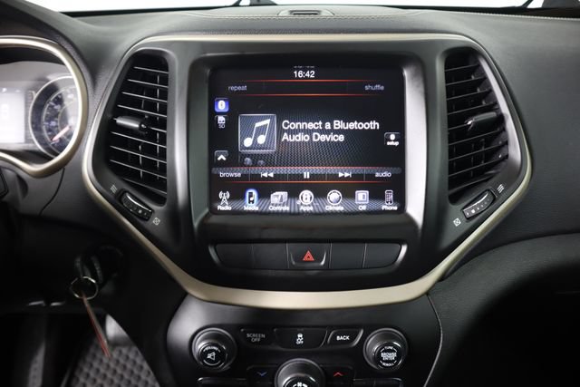 Used 2014 Jeep Cherokee Latitude w/ Cold Weather Group AWD/4WD image 41