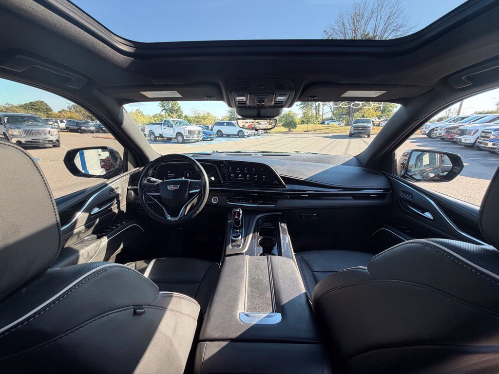 Used 2023 Cadillac Escalade Sport AWD/4WD image 15