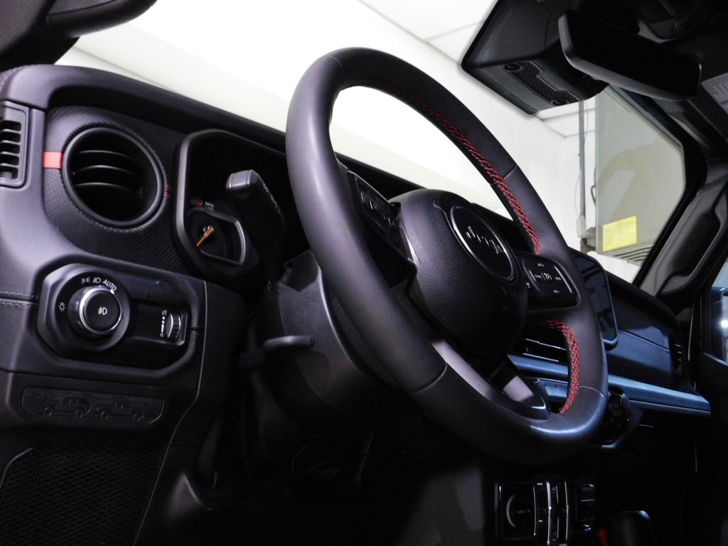 Used 2024 Jeep Wrangler Unlimited Rubicon w/ Technology Group AWD/4WD image 29