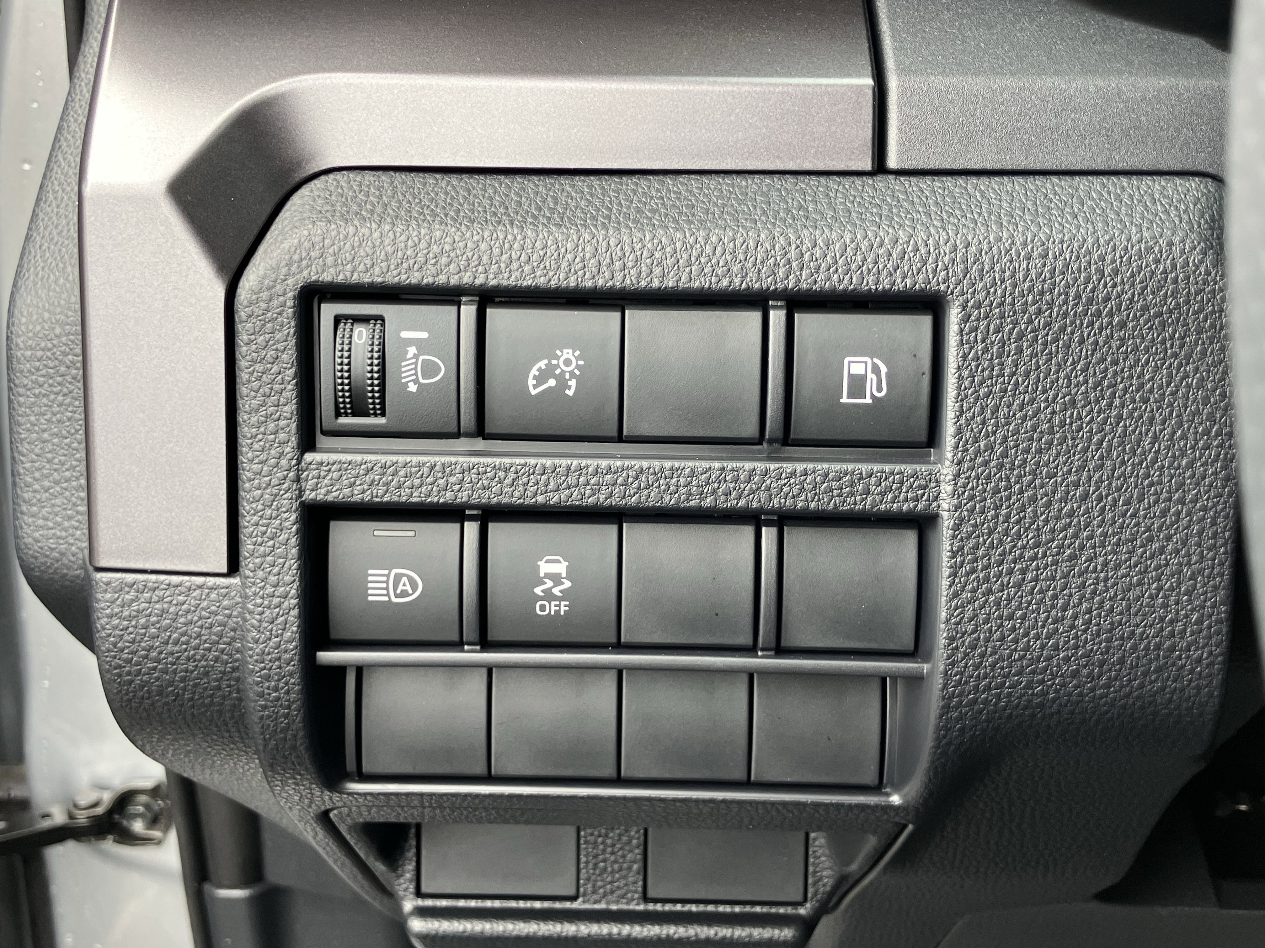 Used 2025 Toyota 4Runner SR5 AWD/4WD image 19