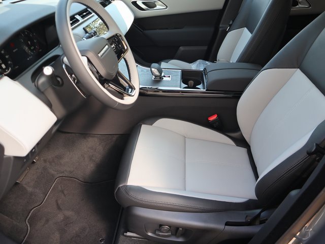 New 2025 Land Rover Range Rover Velar Dynamic SE image 16