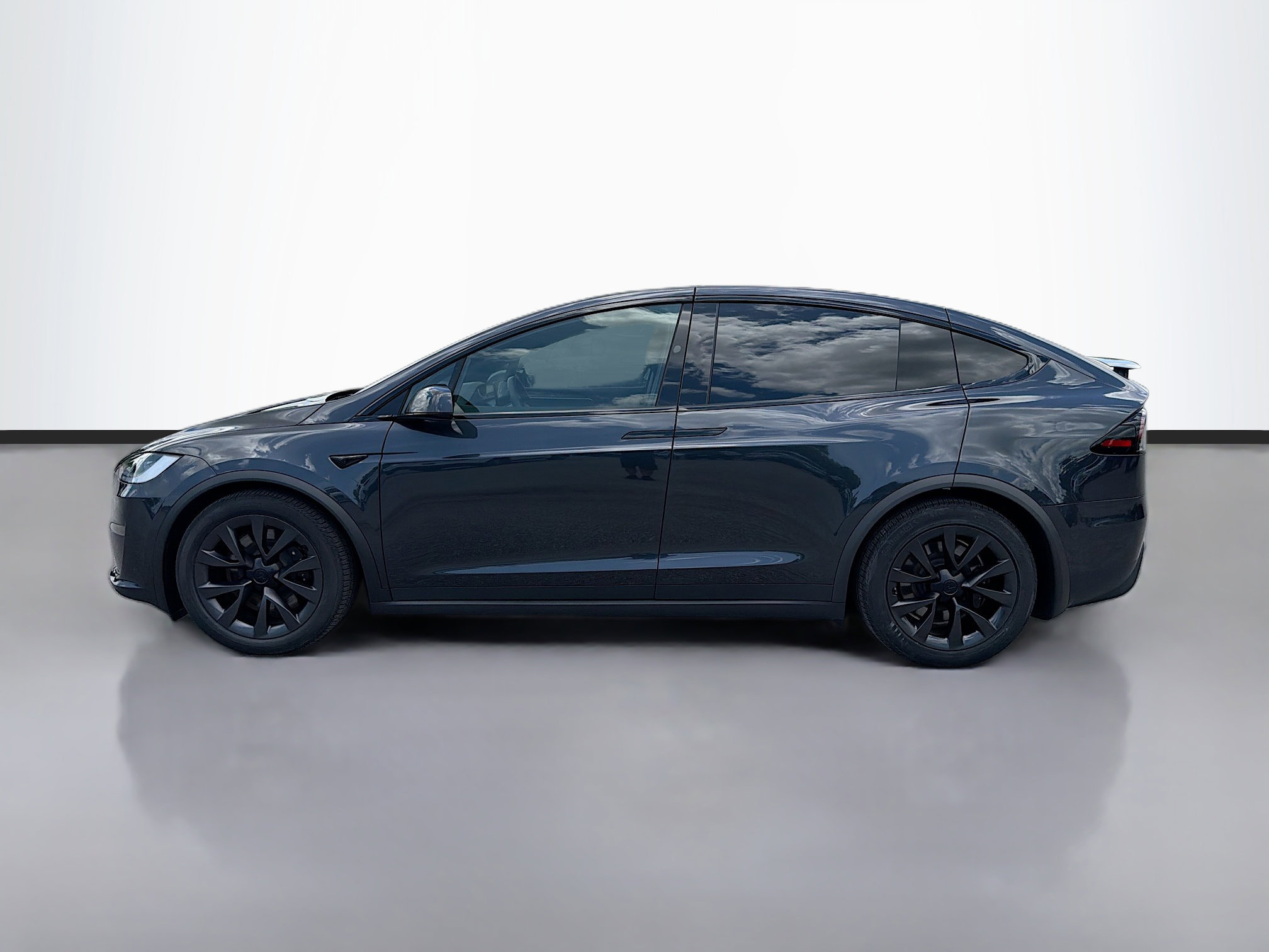 Used 2024 Tesla Model X AWD/4WD image 2