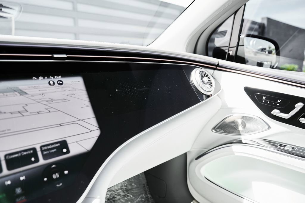 Used 2024 Mercedes-Benz Maybach EQS 680 4MATIC image 87