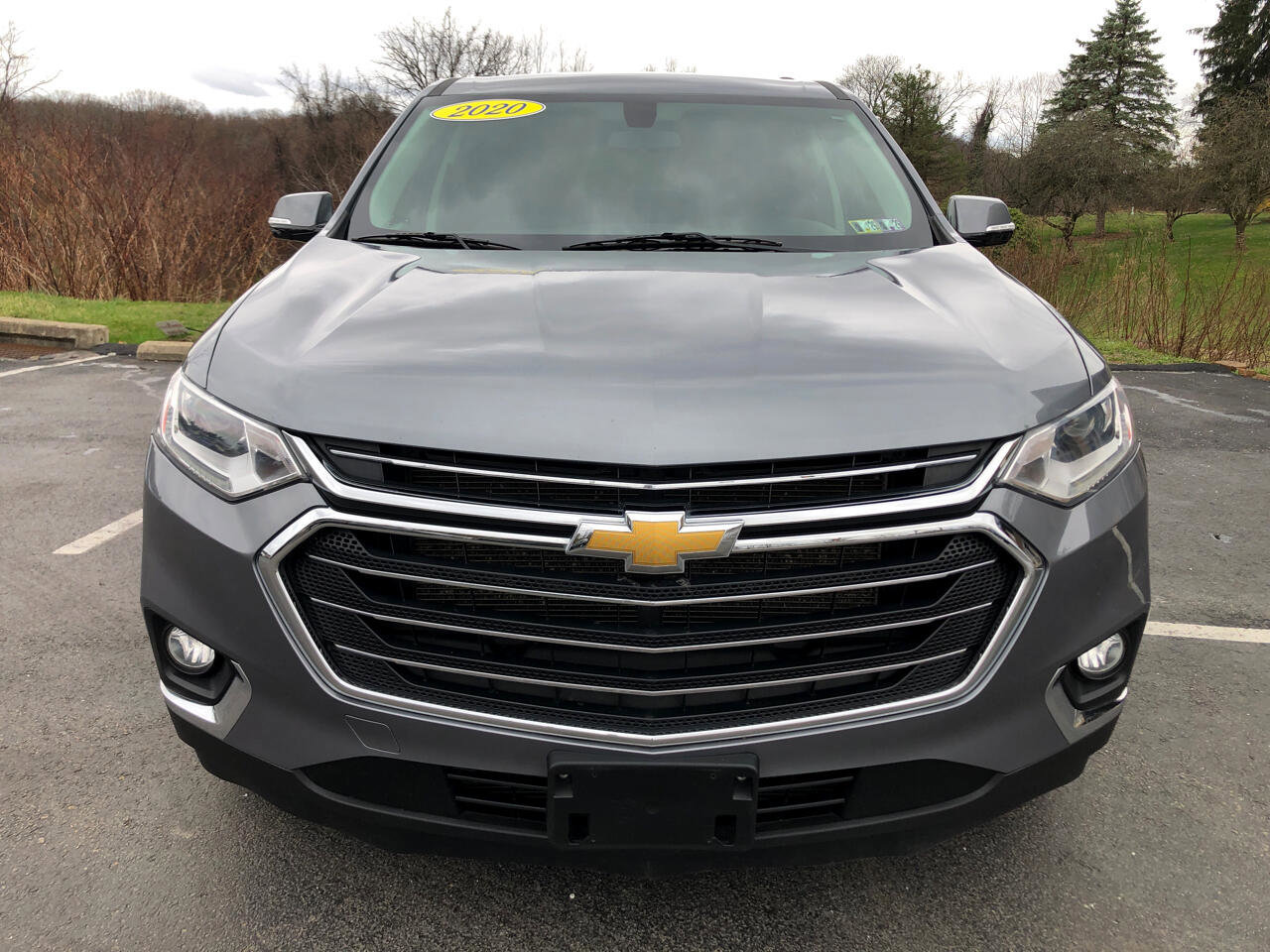 Used 2020 Chevrolet Traverse LT image 2