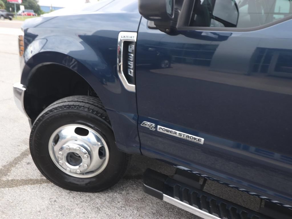 Used 2019 Ford F350 Lariat w/ Lariat Ultimate Package AWD/4WD image 3
