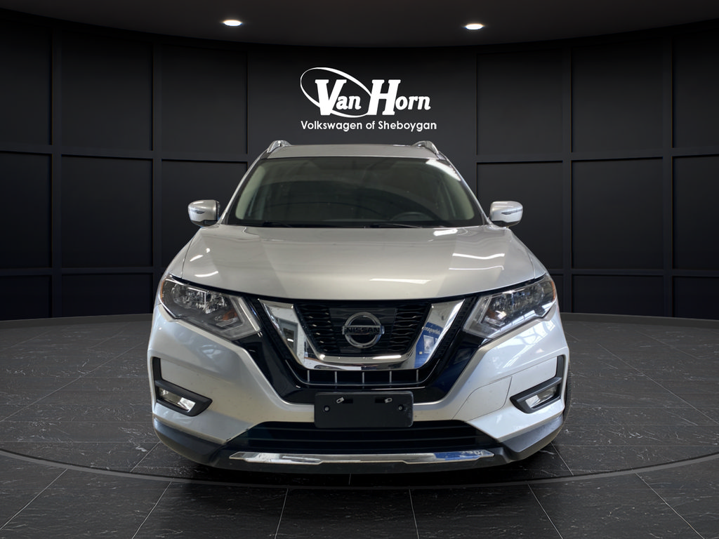 Used 2017 Nissan Rogue SV FWD image 2