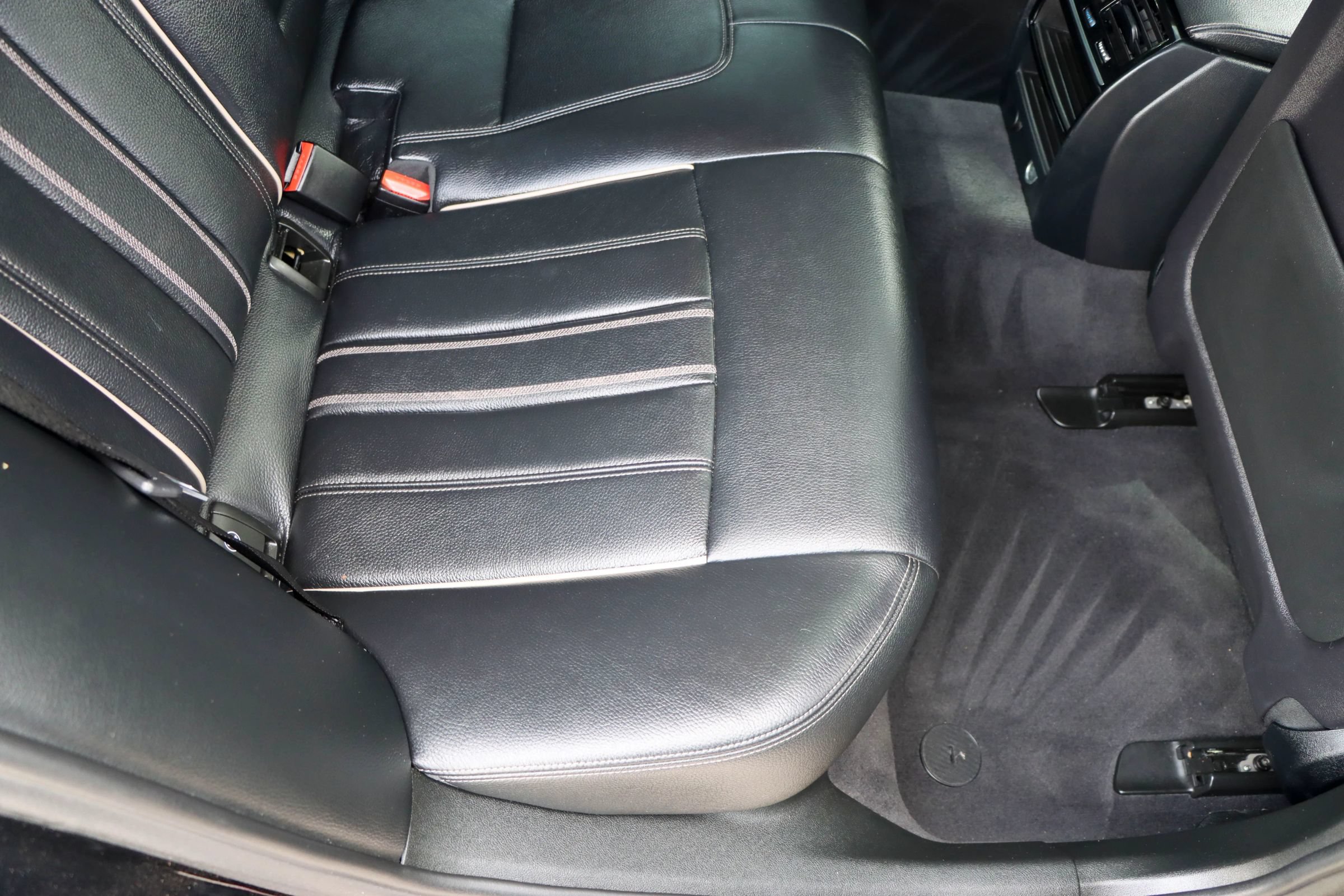 Used 2018 BMW 540i w/ Premium Package RWD image 20