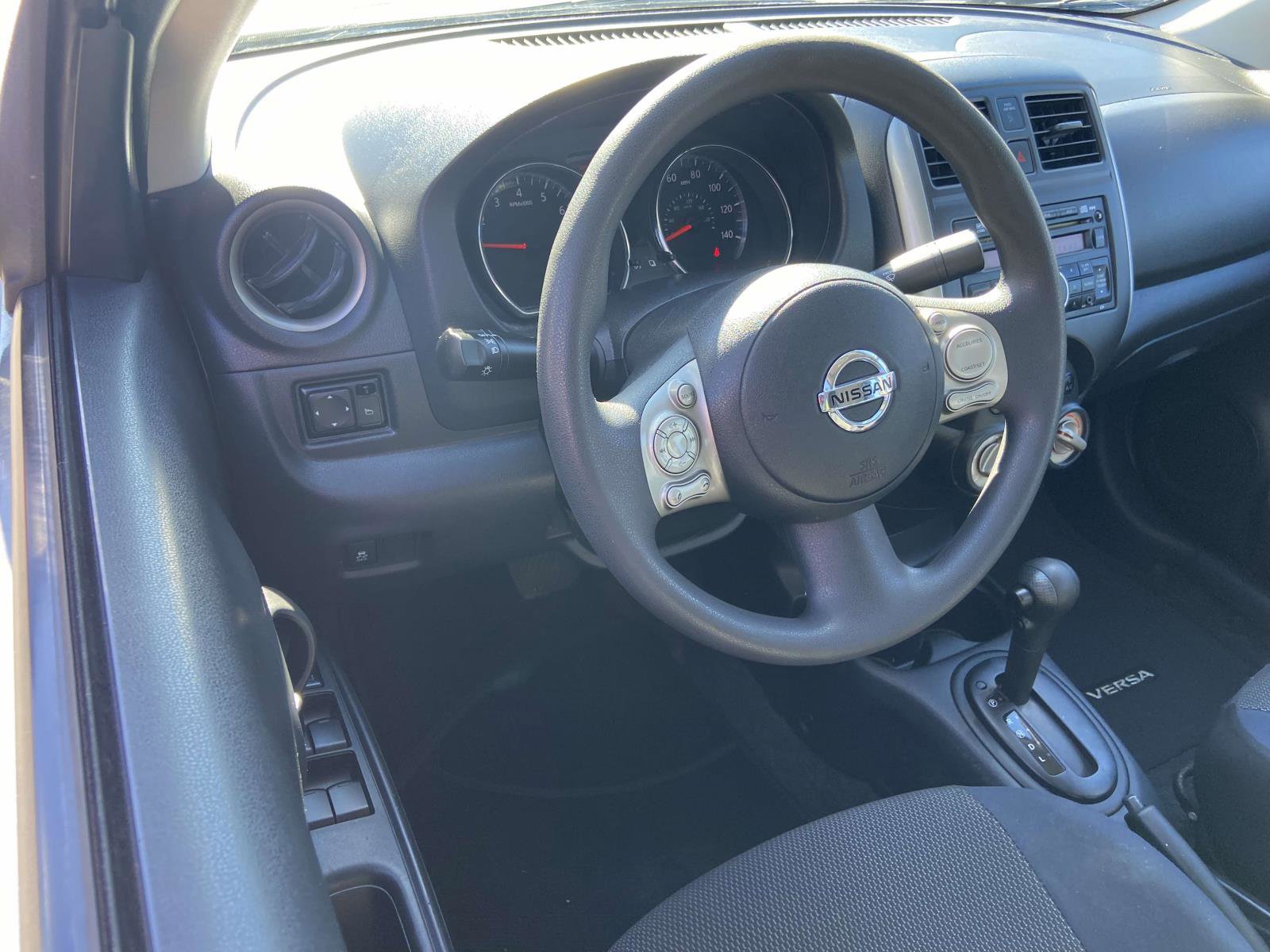 Used 2012 Nissan Versa SV w/ Convenience Pkg image 8