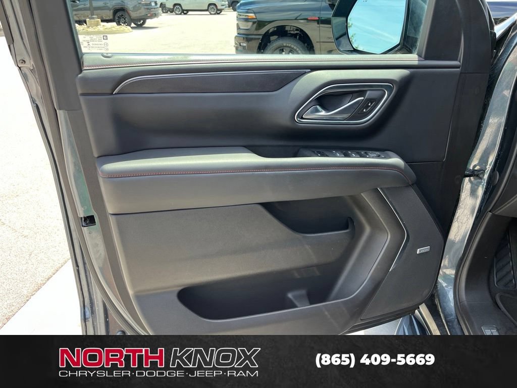 Used 2021 Chevrolet Suburban RST w/ Luxury Package AWD/4WD image 4