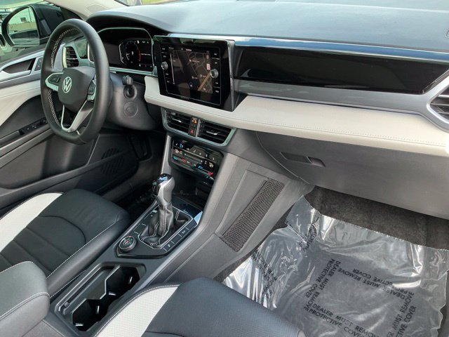 Certified 2025 Volkswagen Taos SEL AWD/4WD image 24