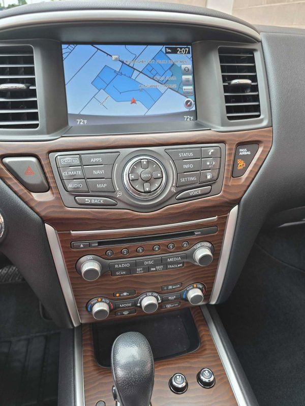 Used 2020 Nissan Pathfinder Platinum image 14