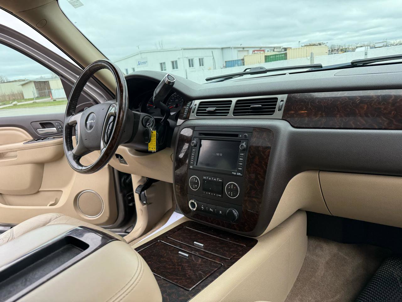 Used 2011 GMC Yukon Denali image 33