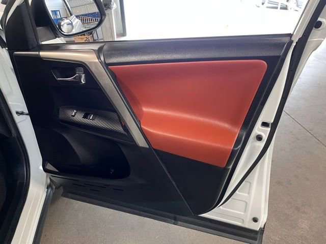 Used 2015 Toyota RAV4 Limited image 12