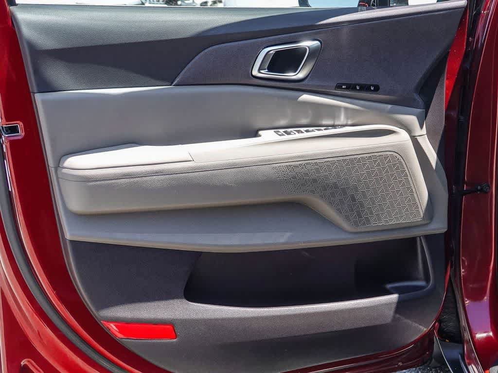 Certified 2025 Kia Carnival SX FWD image 19