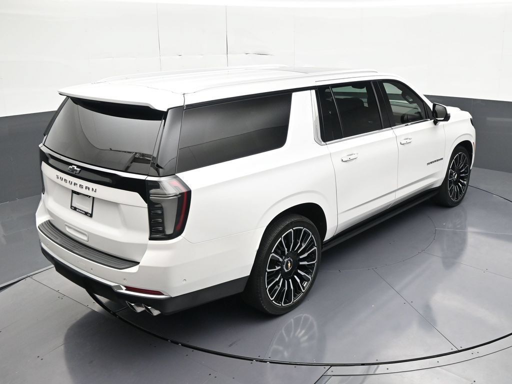 Used 2025 Chevrolet Suburban High Country AWD/4WD image 20