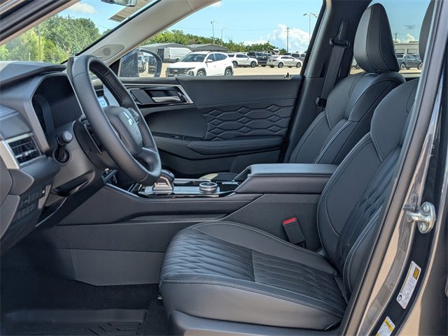 New 2025 Mitsubishi Outlander SEL image 12