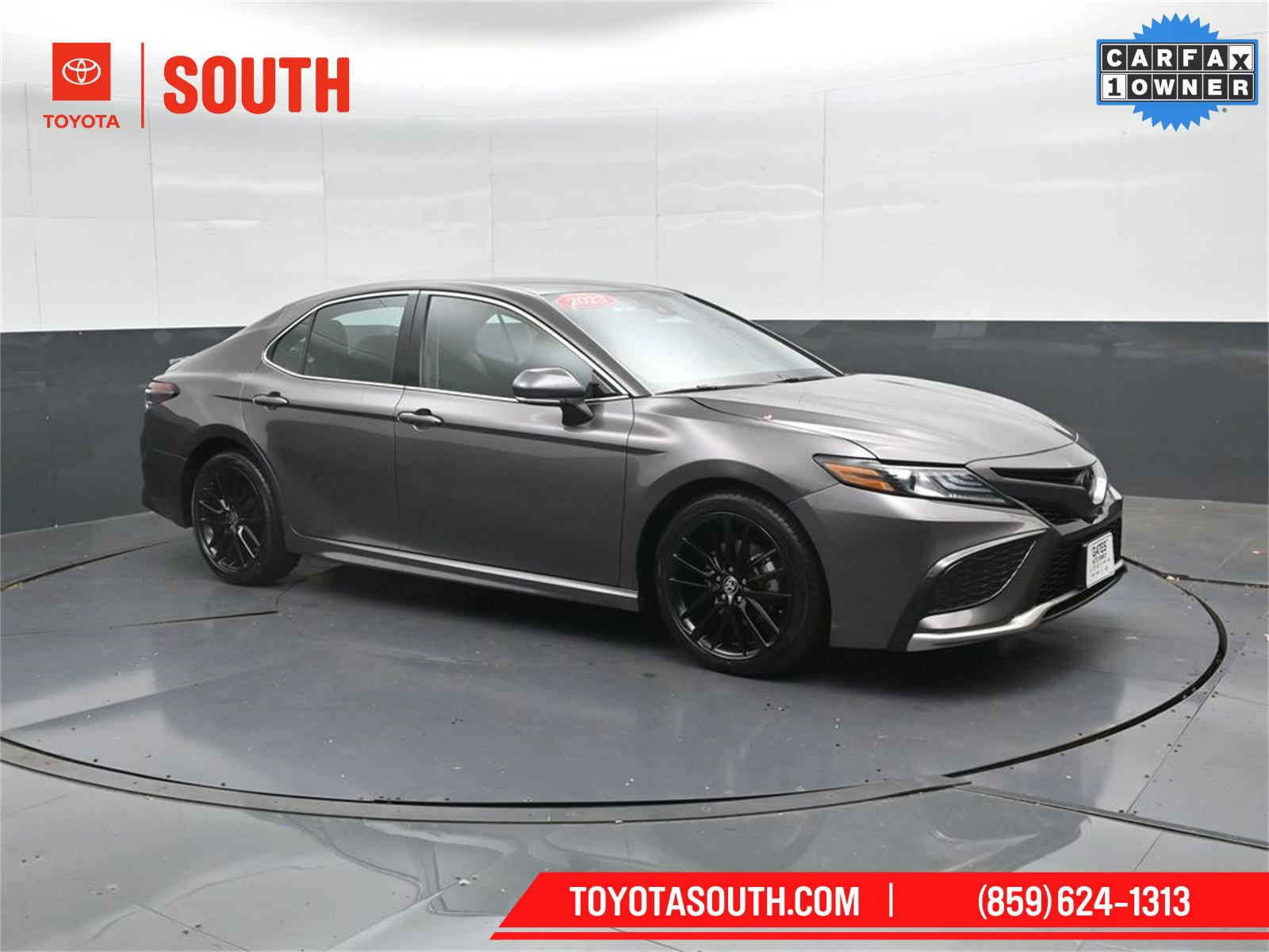 Used 2023 Toyota Camry XSE image 4