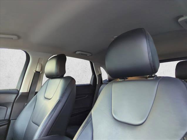 Used 2019 Ford Edge Titanium image 13