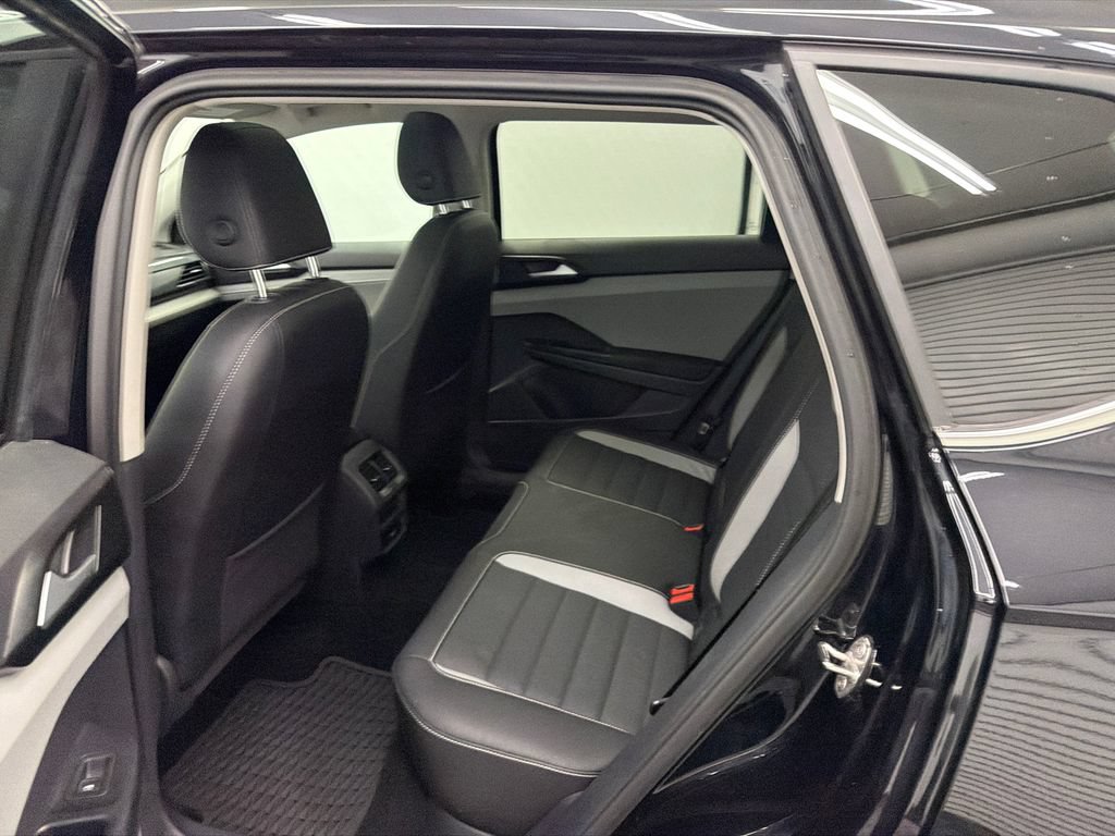 Used 2023 Volkswagen Taos SEL AWD/4WD image 21