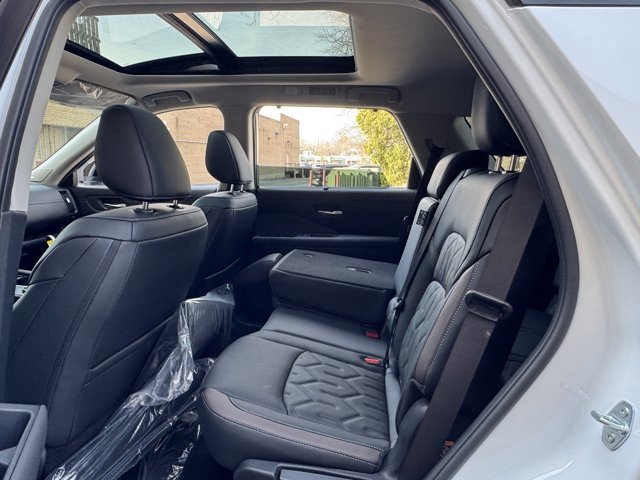 New 2026 Nissan Pathfinder Platinum w/ Cargo Package image 19