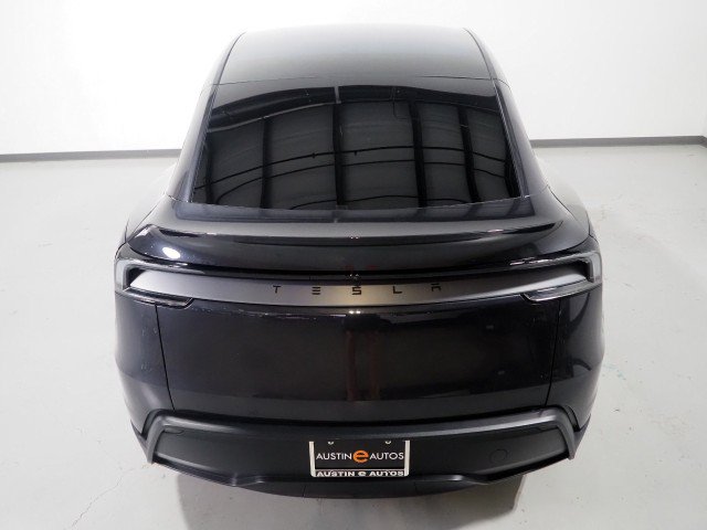 Used 2026 Tesla Model Y Long Range RWD image 8