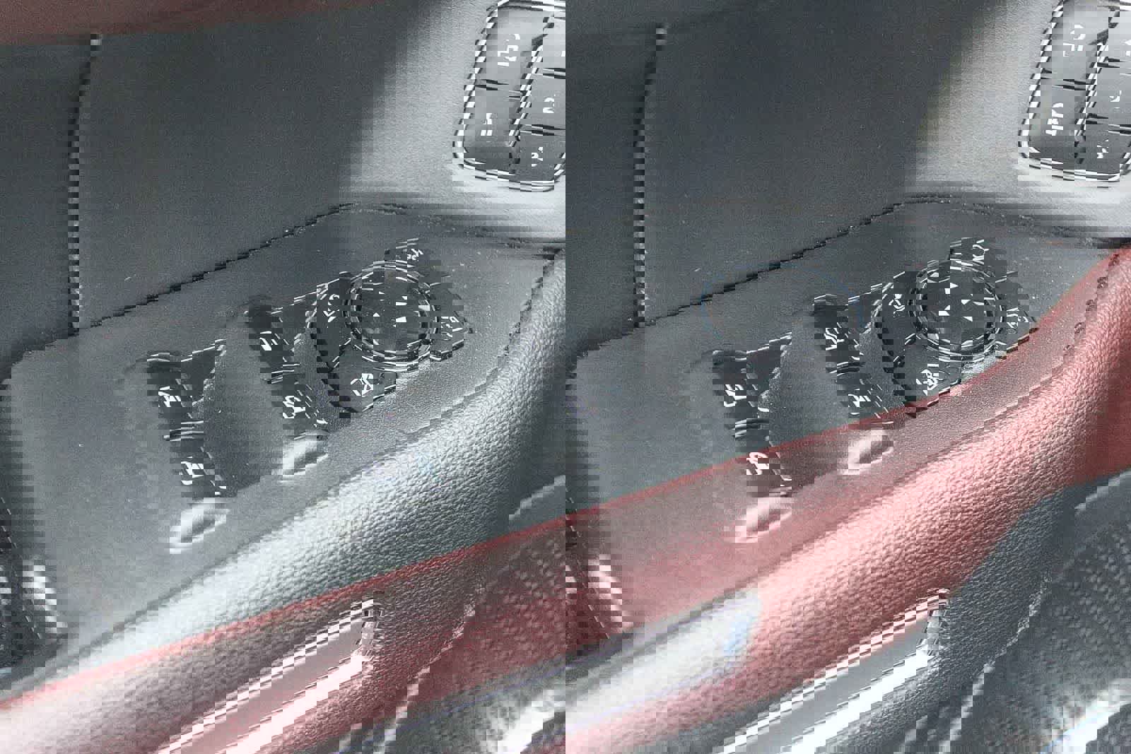 Used 2024 Ford Expedition Limited RWD image 22