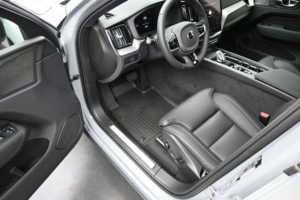 New 2026 Volvo XC60 B5 Ultra w/ Climate Package AWD/4WD image 9