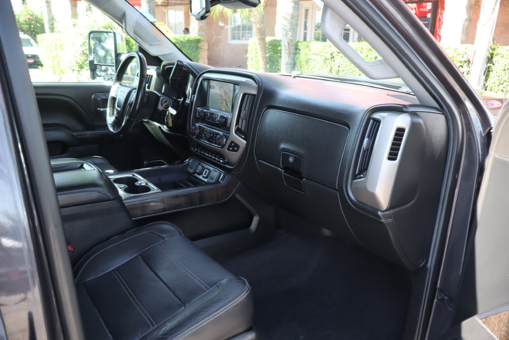 Used 2015 GMC Sierra 2500 Denali w/ Duramax Plus Package AWD/4WD image 46