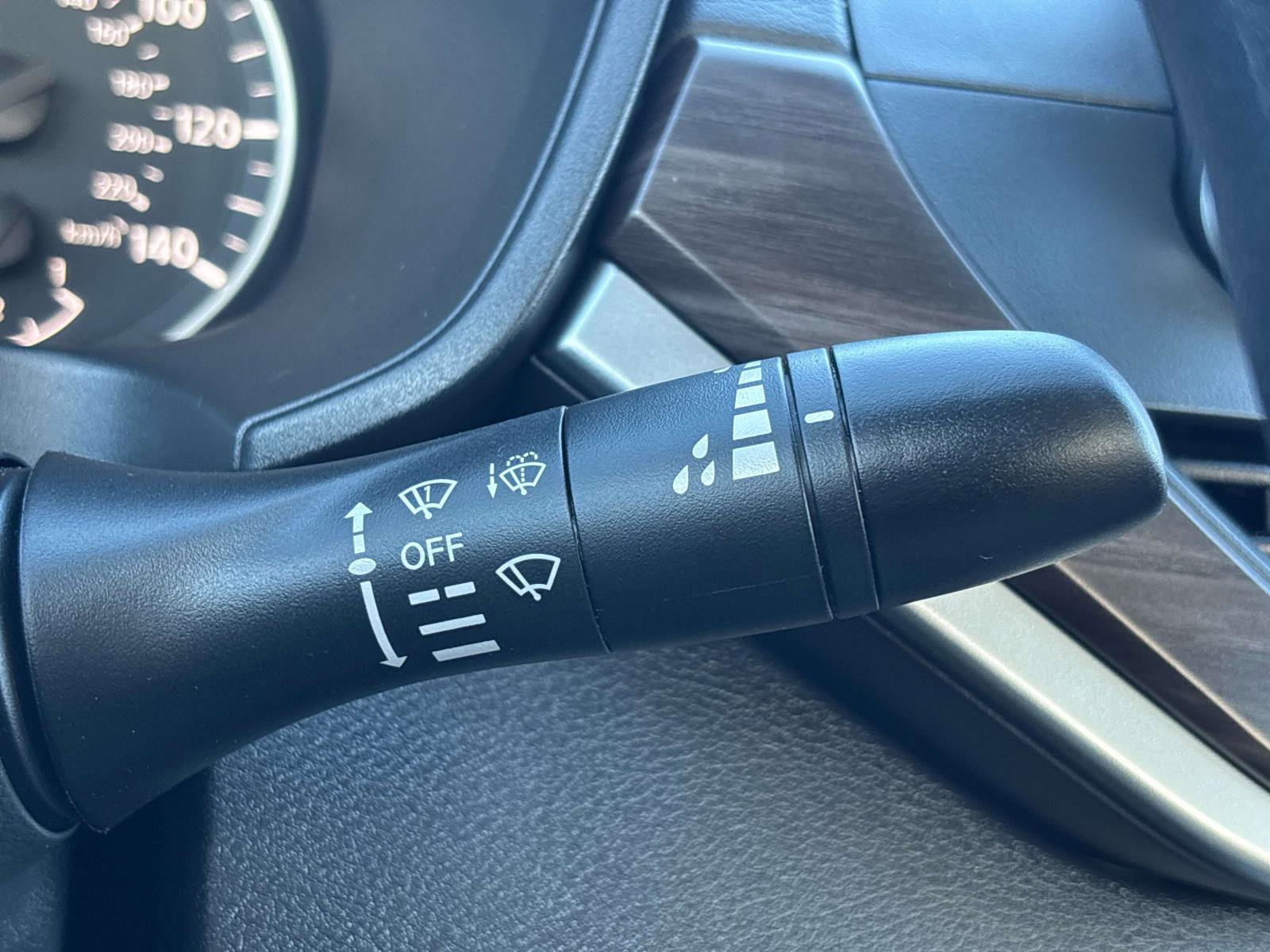 Used 2024 Nissan Altima 2.5 SV image 30