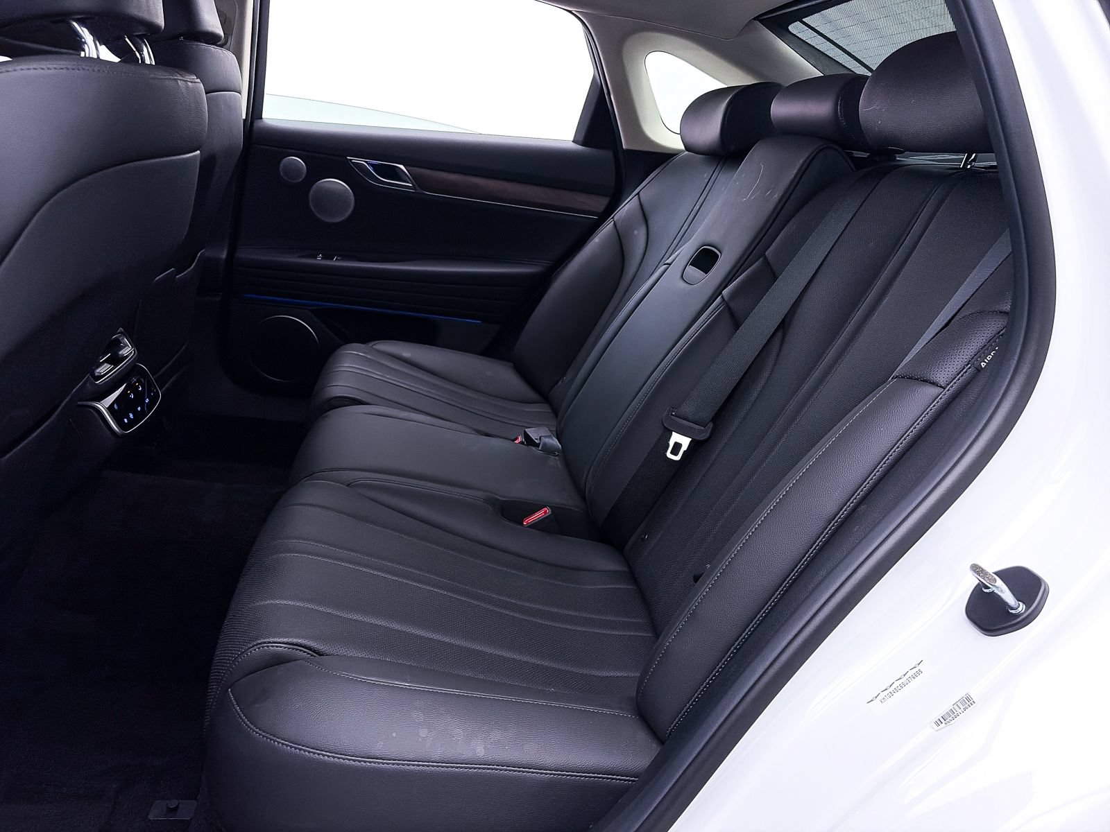 Used 2025 Genesis G80 2.5T Advanced AWD/4WD image 42