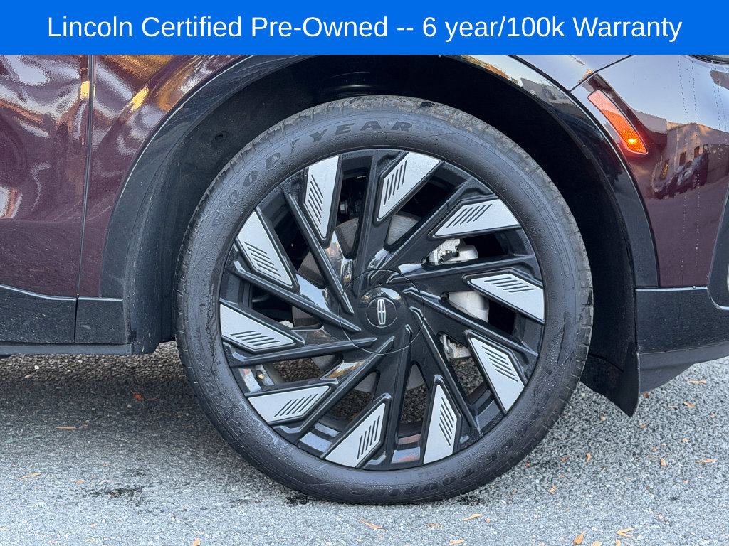 Used 2025 Lincoln Nautilus Reserve w/ Jet Appearance Package AWD/4WD image 9