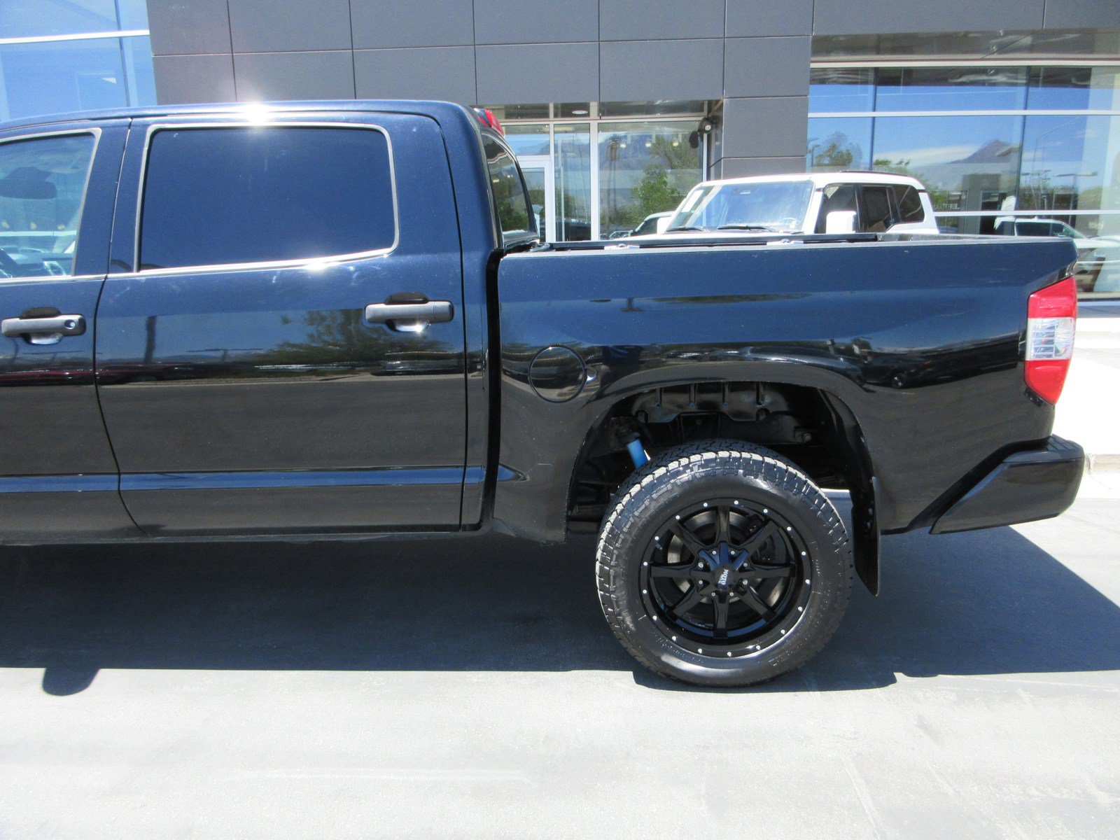 Used 2019 Toyota Tundra SR5 AWD/4WD image 4