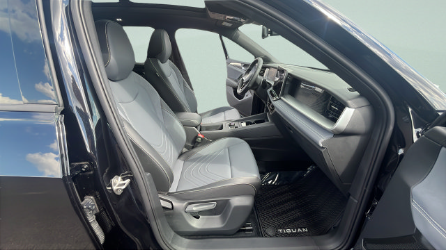 New 2026 Volkswagen Tiguan SE R-Line AWD/4WD image 27