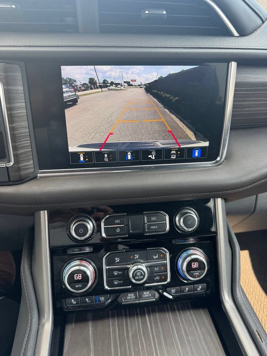 Used 2022 GMC Yukon Denali RWD image 9