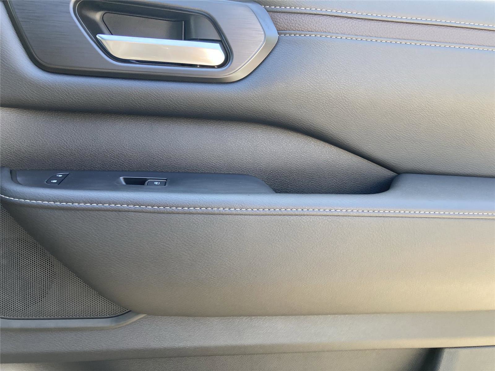 New 2026 Nissan Armada SL w/ Captain's Chari Seat Package image 32