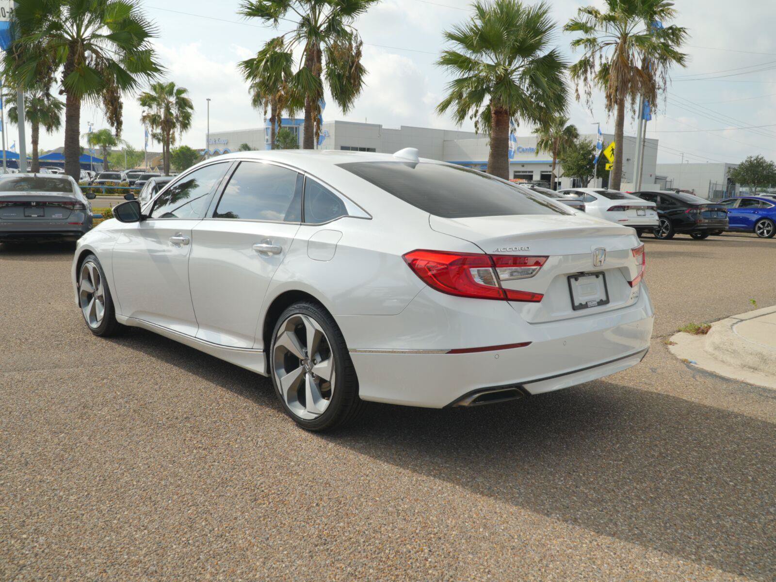 Used 2019 Honda Accord Touring image 14
