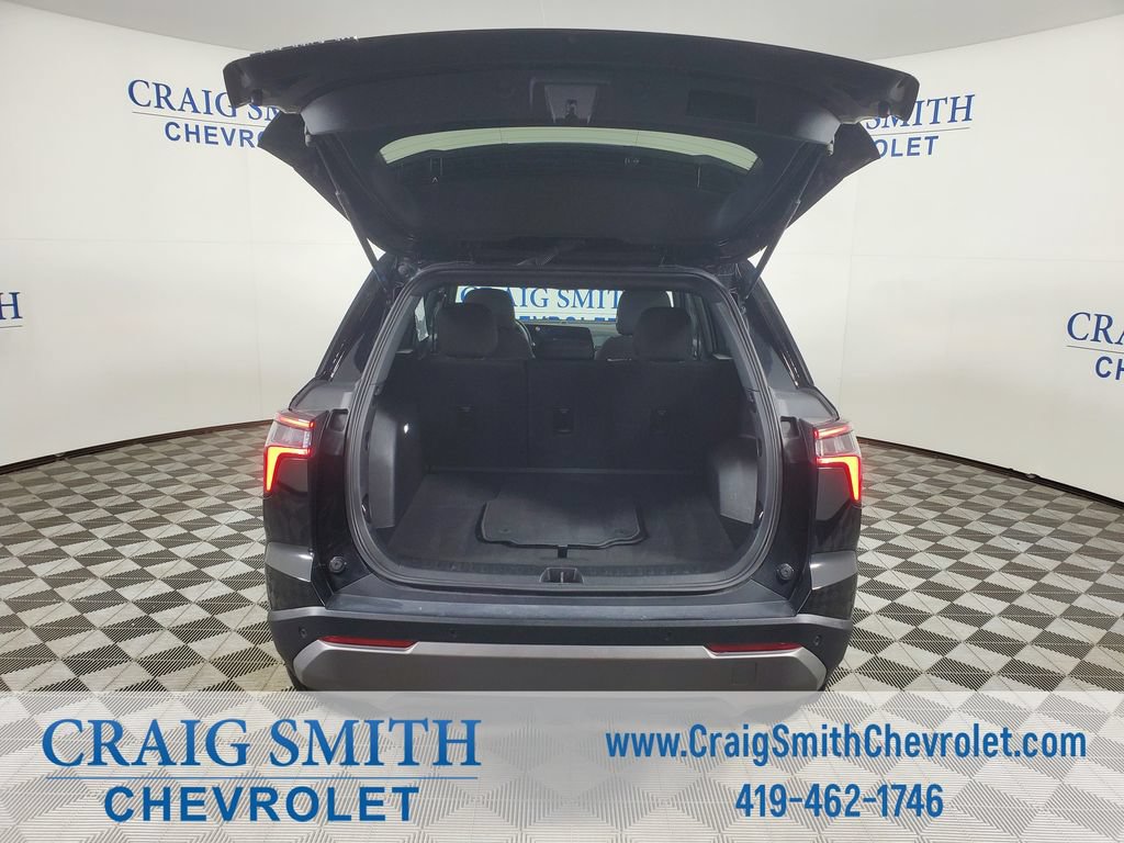 Used 2025 Chevrolet Equinox LT FWD image 12